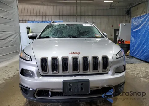 2016 Jeep Cherokee Latitude z USA, uszkodzony, nr VIN 1C4PJMCB6GW267800